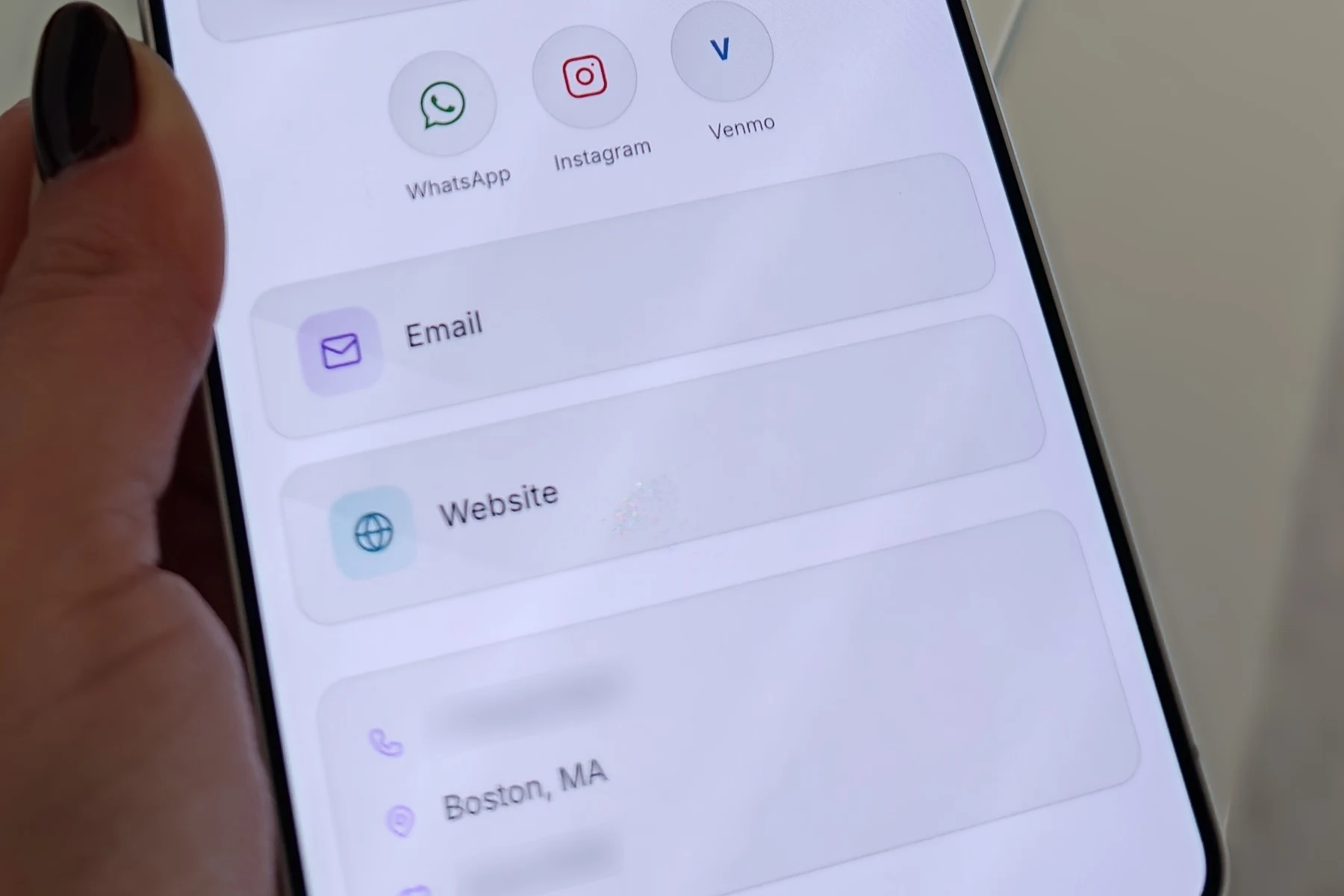 Digital business card links: WhatsApp, Instagram, Venmo, email and website.